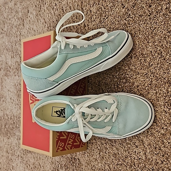 GIRLS OLD SKOOL VANS SZ 3 - Picture 1 of 8